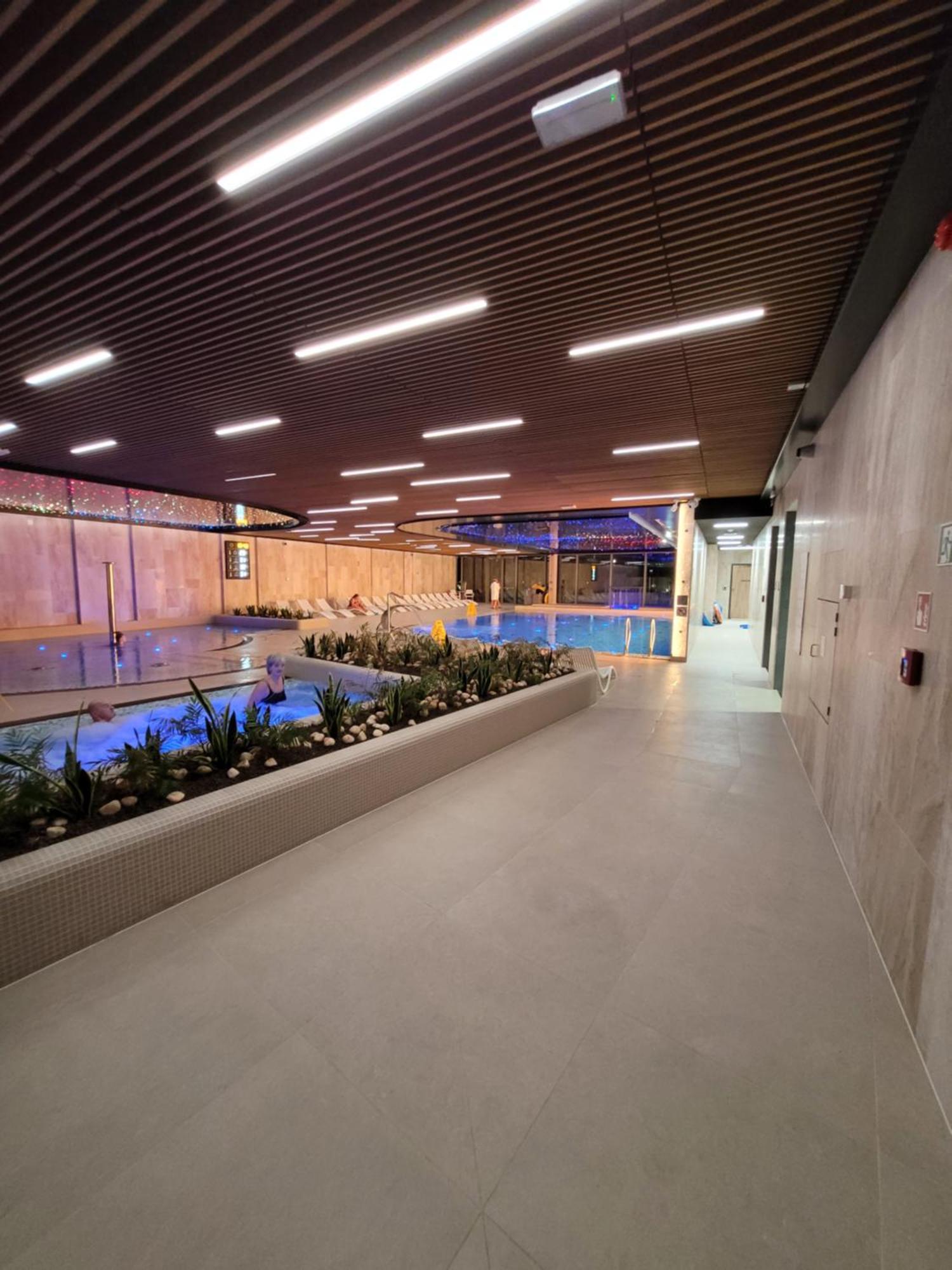 Wave Beachfront Family Apartment 米兹多洛杰 外观 照片