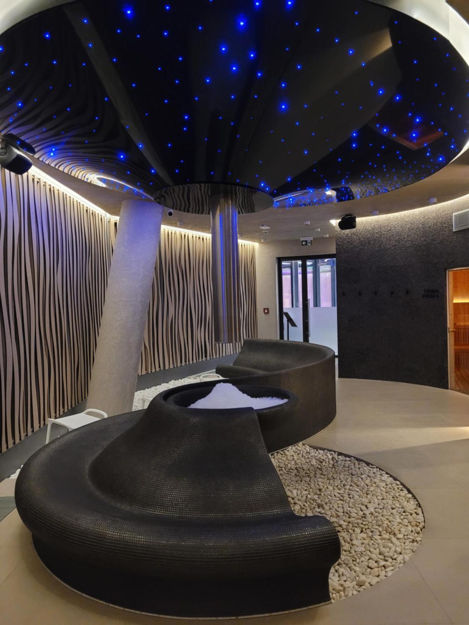 Wave Beachfront Family Apartment 米兹多洛杰 外观 照片